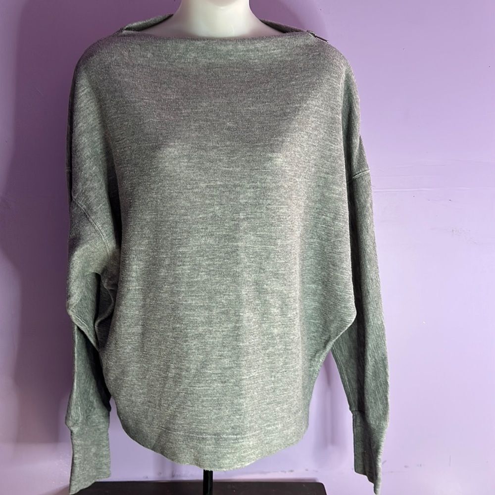 We The Free Gray Boat Neck Top Size Medium Long Sleeve Slouchy Casual Tee